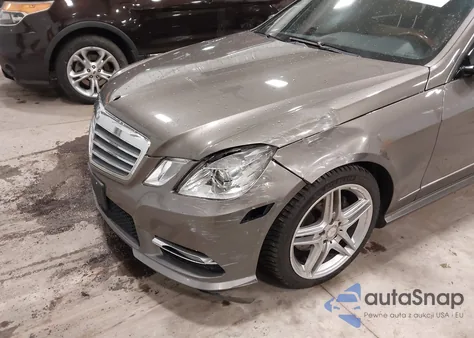 2013 Mercedes-Benz E 350 4Matic z USA, uszkodzony, nr VIN WDDHF8JB2DA738999